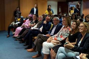  Las crónicas cotidianas de José Naranjo ganan el I Premio Saliou Traoré (Foto TA y EFE)